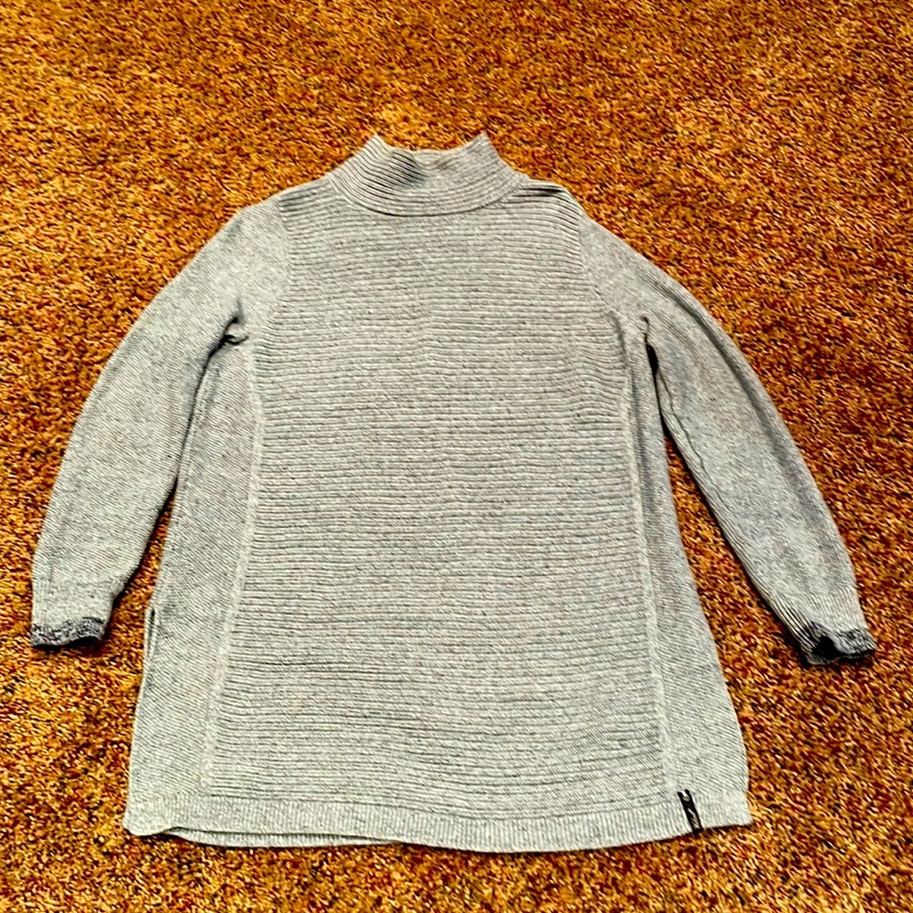 Woodrich sweater